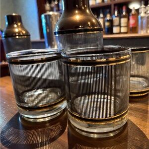 Black & Gold Vertical Stripes Georges Briard Barware Set 4